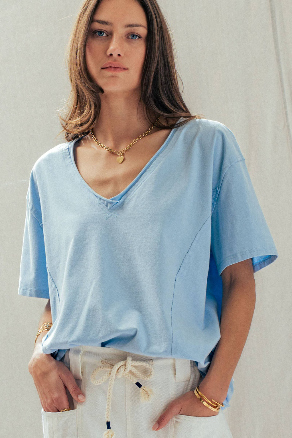 Exposed seam V-Neck Tee