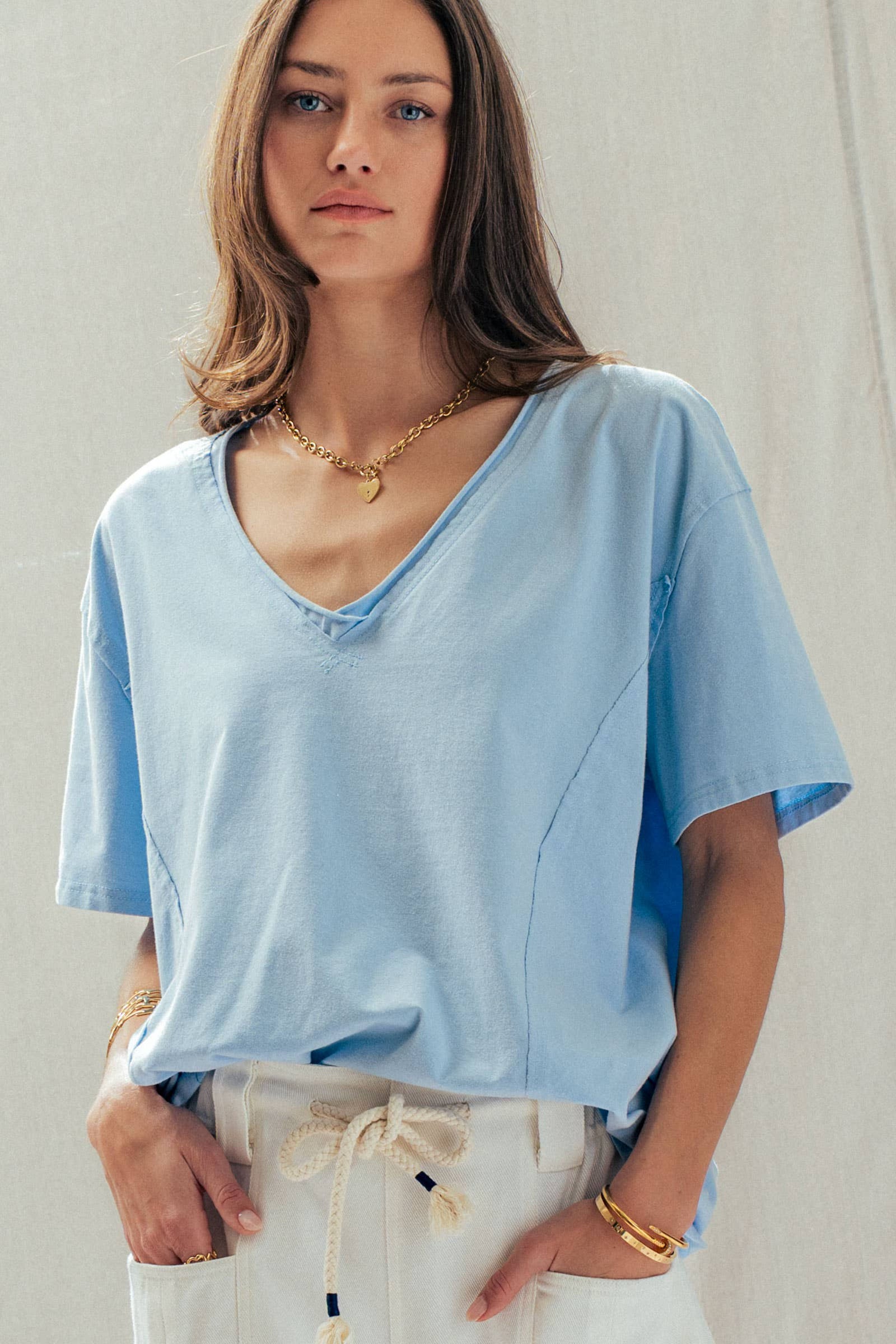 Exposed seam V-Neck Tee